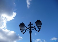 Fonds d'cran Nature des lampadaires dans l'azur