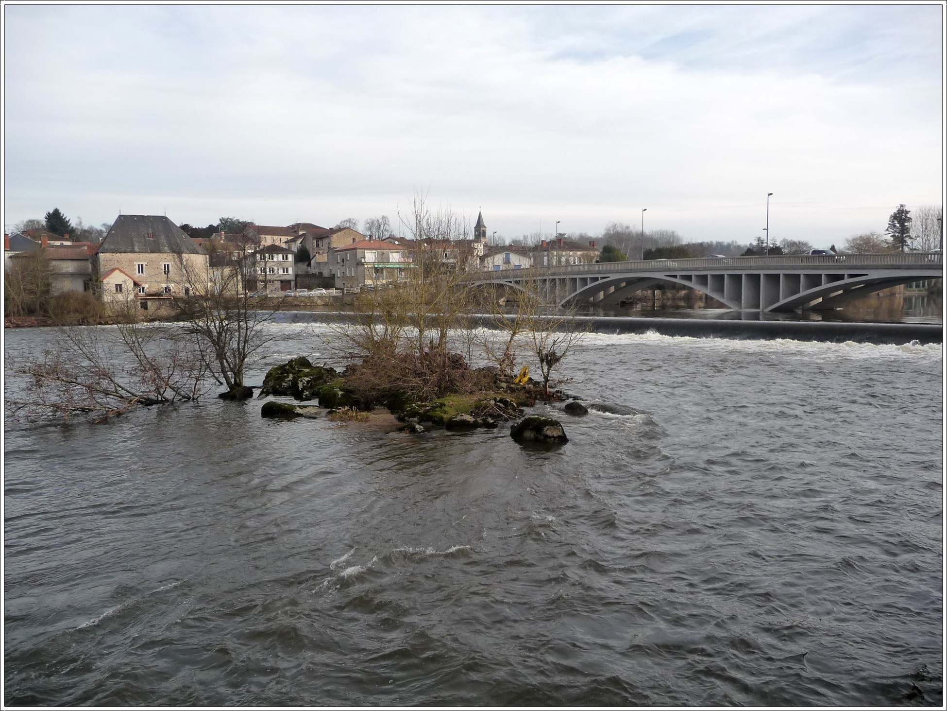 Fonds d'cran Voyages : Europe France > Poitou Charente CHABANAIS (Charente Limousine)