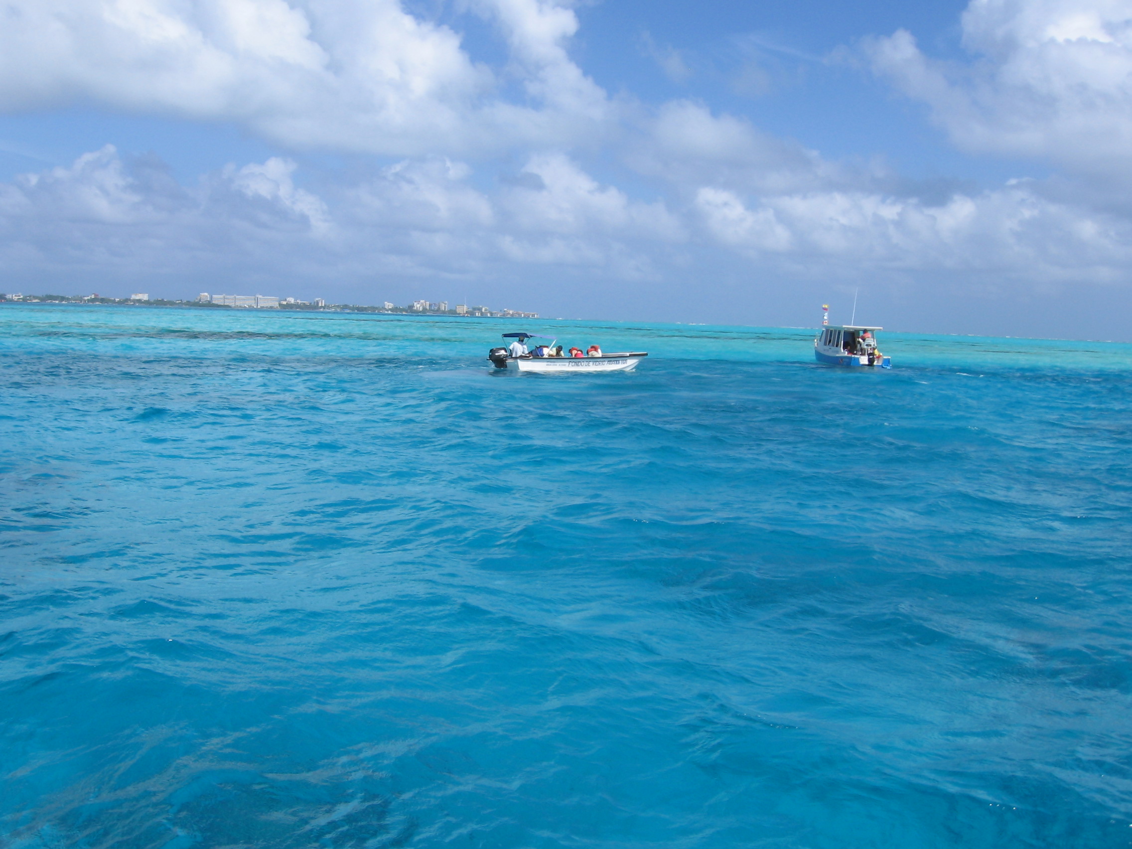 Fonds d'cran Bateaux Bateaux  moteur mer a San Andres [colombie]