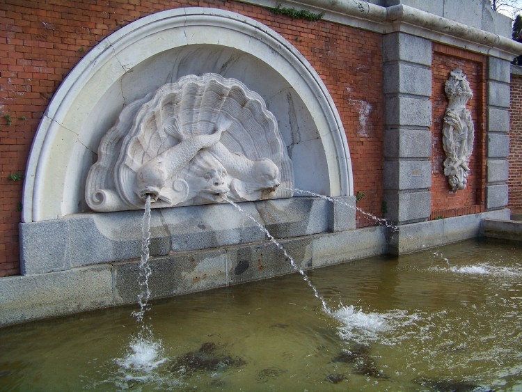 Wallpapers Constructions and architecture Fountains - Water Jets Fontaine dans le Parque del Retiro, Madrid.