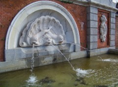 Fonds d'cran Constructions et architecture Fontaine dans le Parque del Retiro, Madrid.