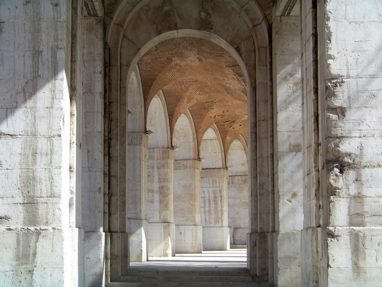 Wallpapers Constructions and architecture Doors - Windows - Porch Arcade en face du Palais d'Aranjuez. Madrid.