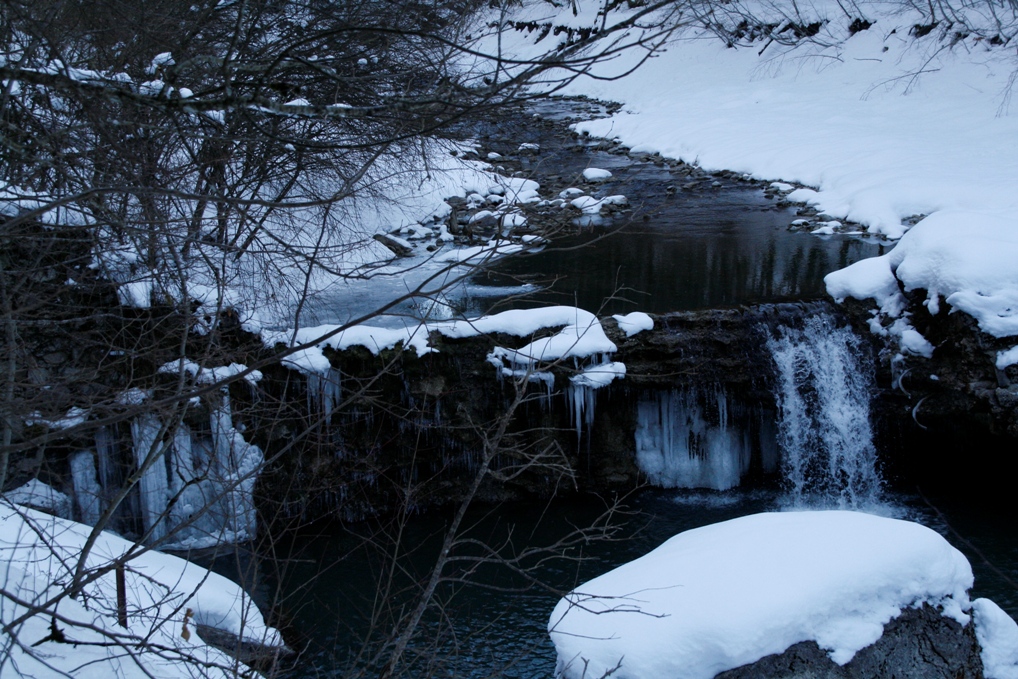 Wallpapers Nature Waterfalls Rivire sous la glace