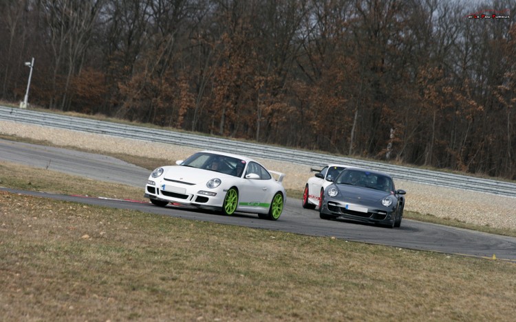 Fonds d'cran Voitures Porsche Trio de Porsche