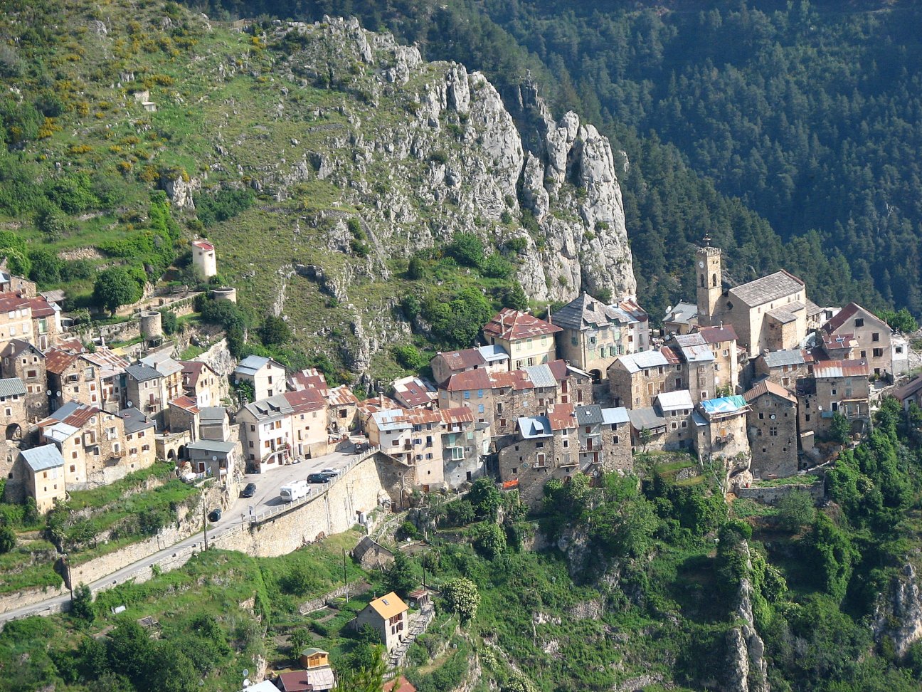 Wallpapers Trips : Europ France > Provence-Alpes-Côte d'Azur Roubion (village du Mercantour)