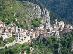 Fonds d'cran Voyages : Europe Roubion (village du Mercantour)