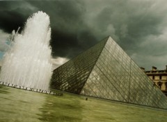 Fonds d'cran Constructions et architecture Pyramide du Louvre