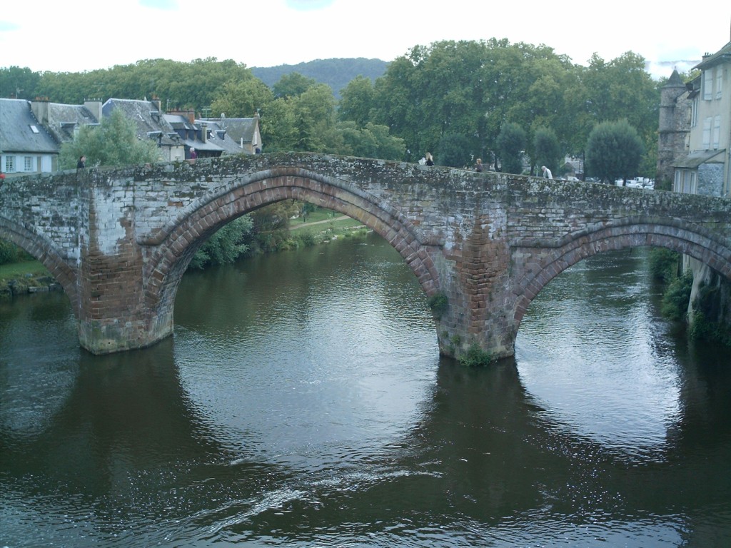 Fonds d'cran Constructions et architecture Ponts - Aqueducs vieux pont d'espalion