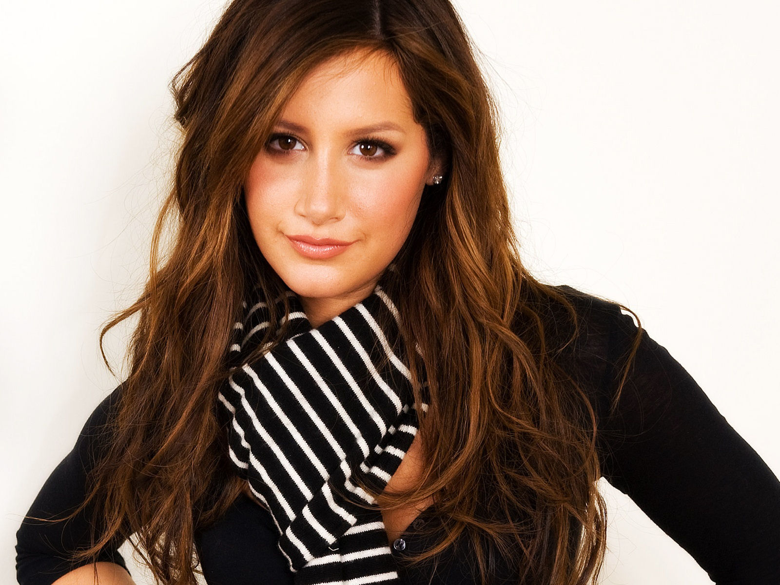 Fonds d'cran Clbrits Femme Ashley Tisdale 