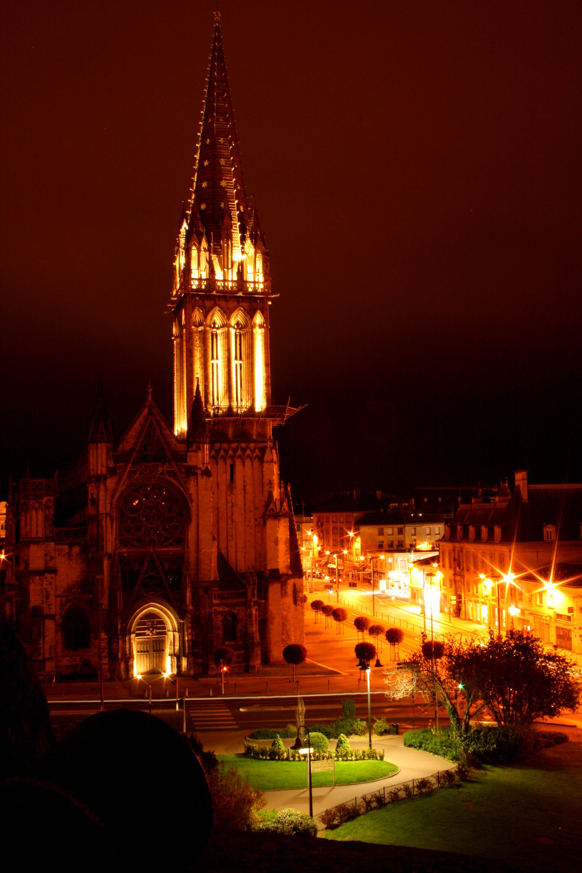 Wallpapers Constructions and architecture Religious Buildings Les entrailles de Caen : Eglise Saint Pierre