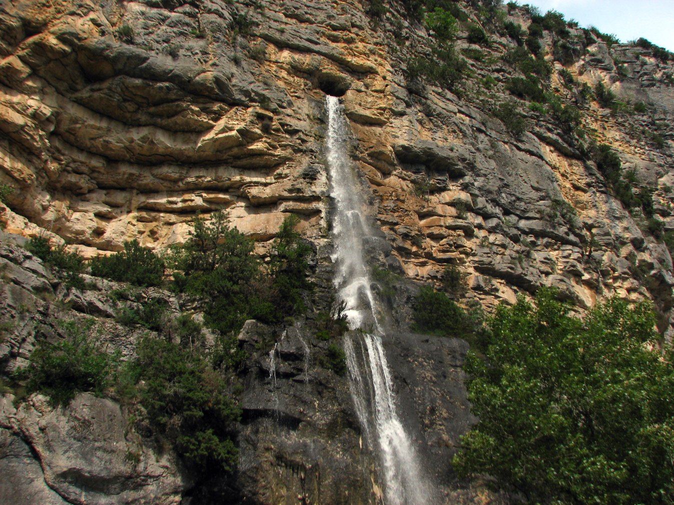 Wallpapers Nature Waterfalls le trou du boeuf  ( gorges de St May )