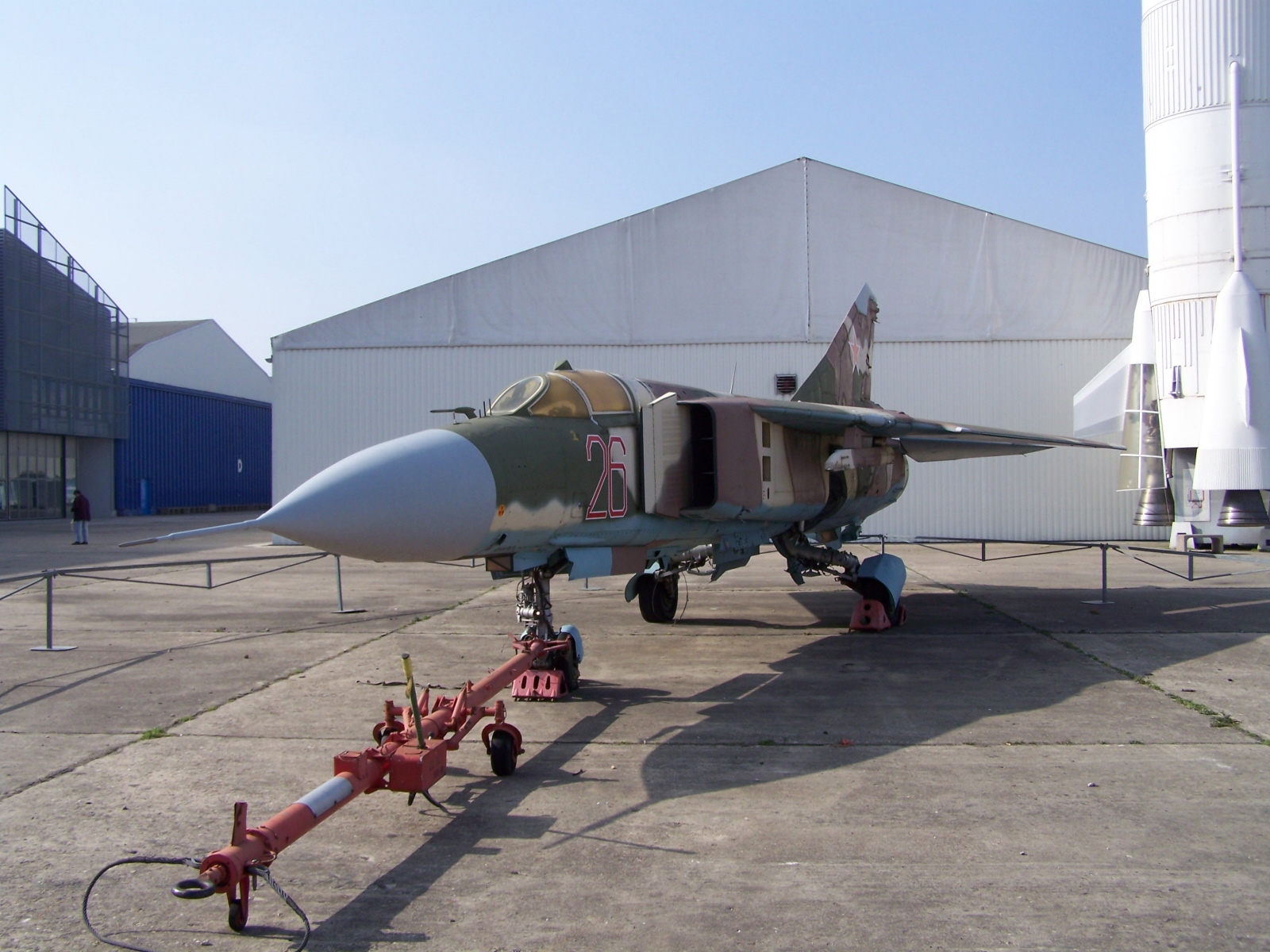 Fonds d'cran Avions Avions militaires Mig 23