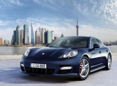 Fonds d'cran Voitures Porsche-Panamera-Turbo