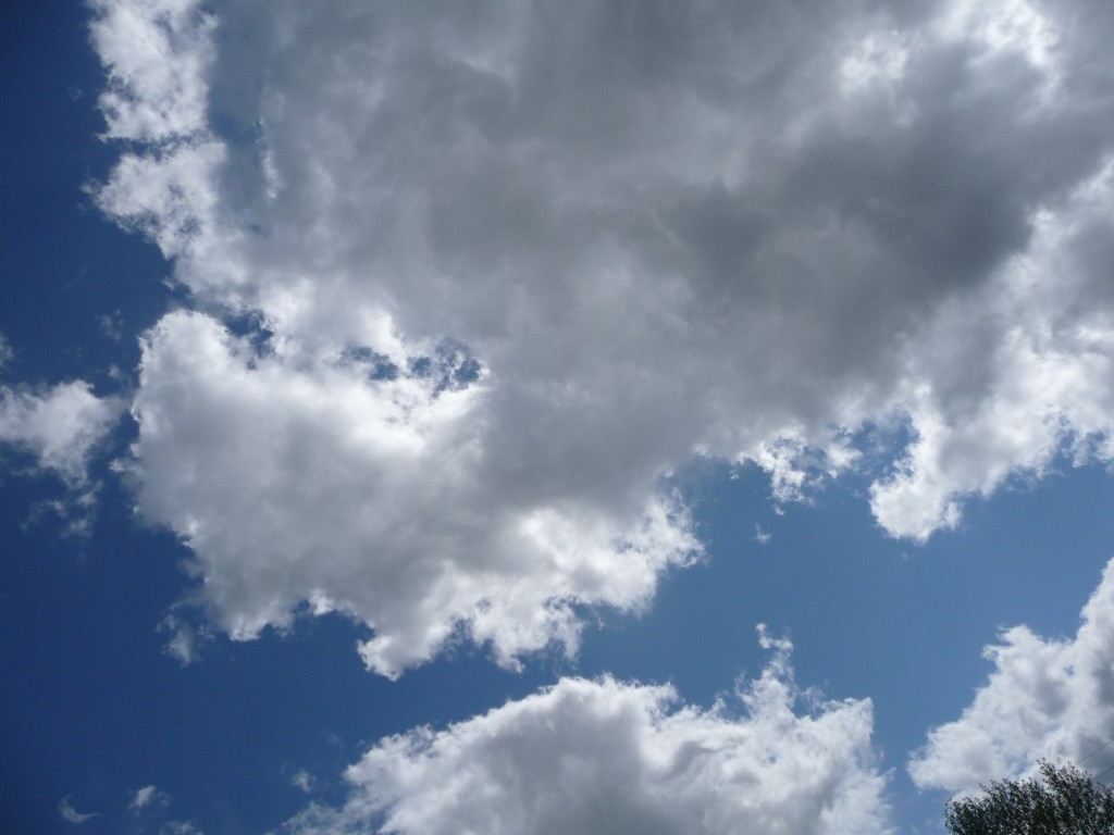 Fonds d'cran Nature Ciel - Nuages la tte dans les nuages