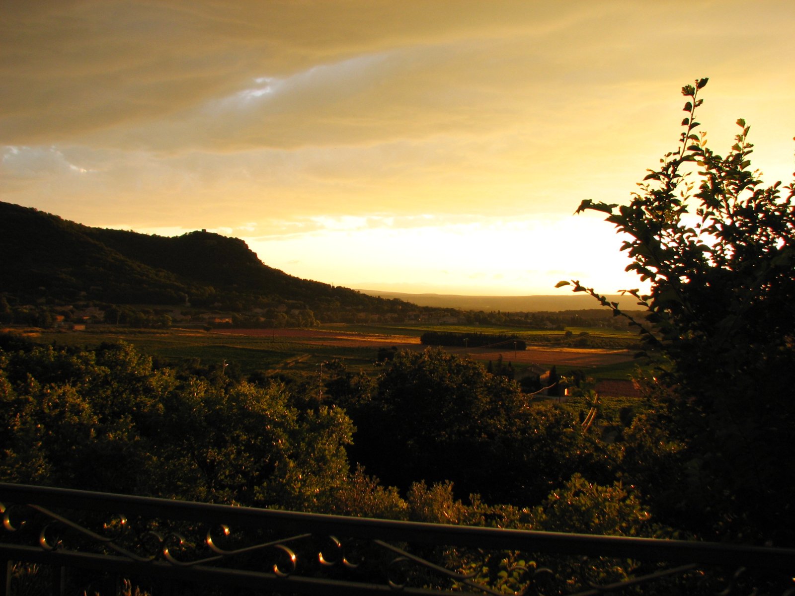 Fonds d'cran Nature Couchers et levers de Soleil coucher de soleil sur la Chlle St Juste 