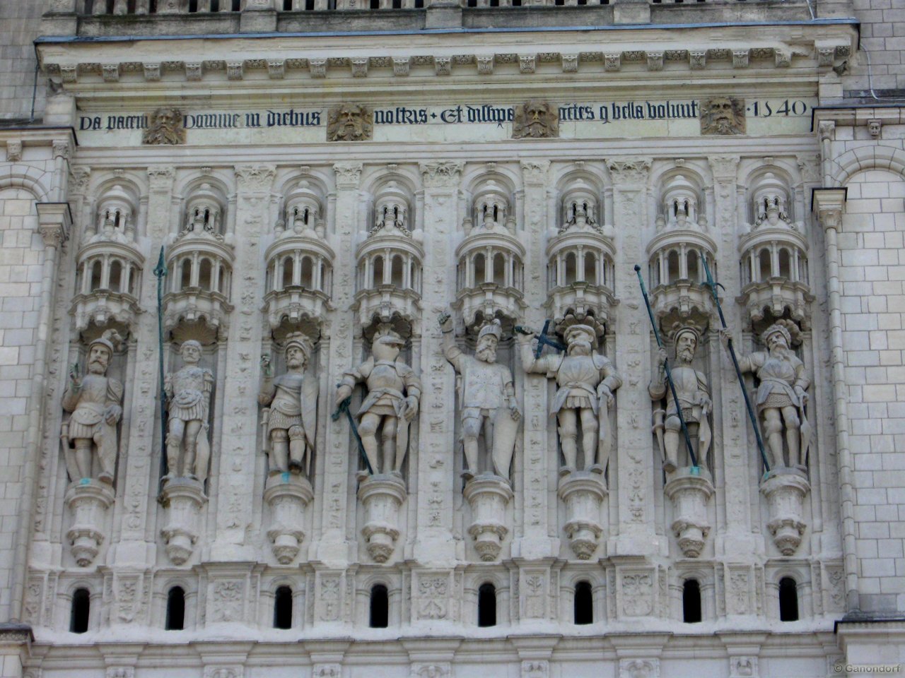 Fonds d'cran Constructions et architecture Statues - Monuments Cathdrale d'Angers