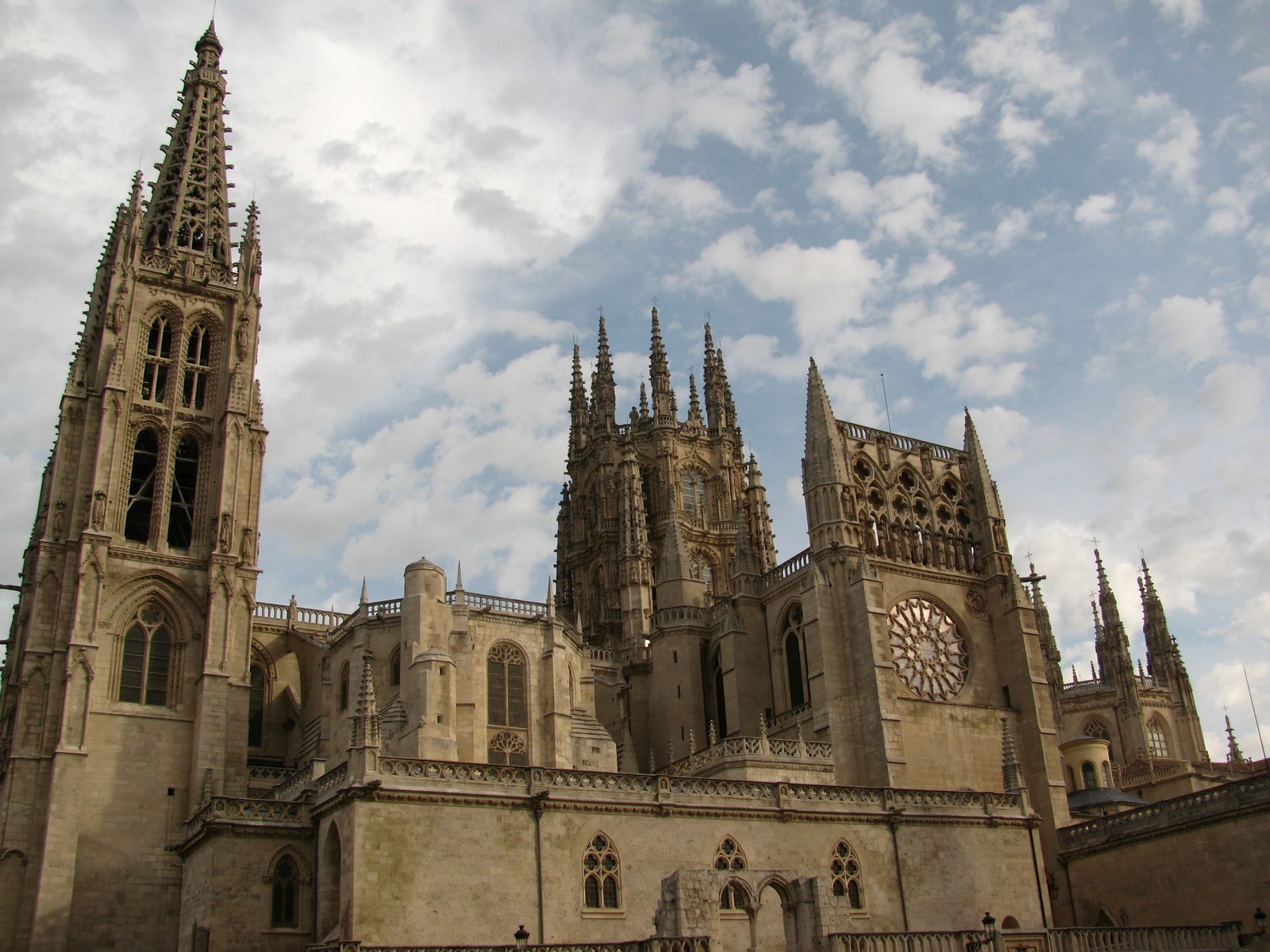 Fonds d'cran Voyages : Europe Espagne Chteau de Burgos.