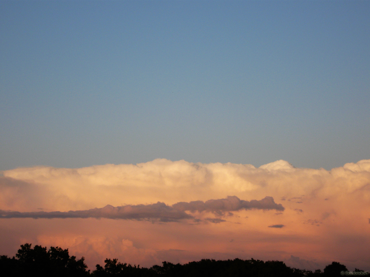 Fonds d'cran Nature Ciel - Nuages Couch en dgrad