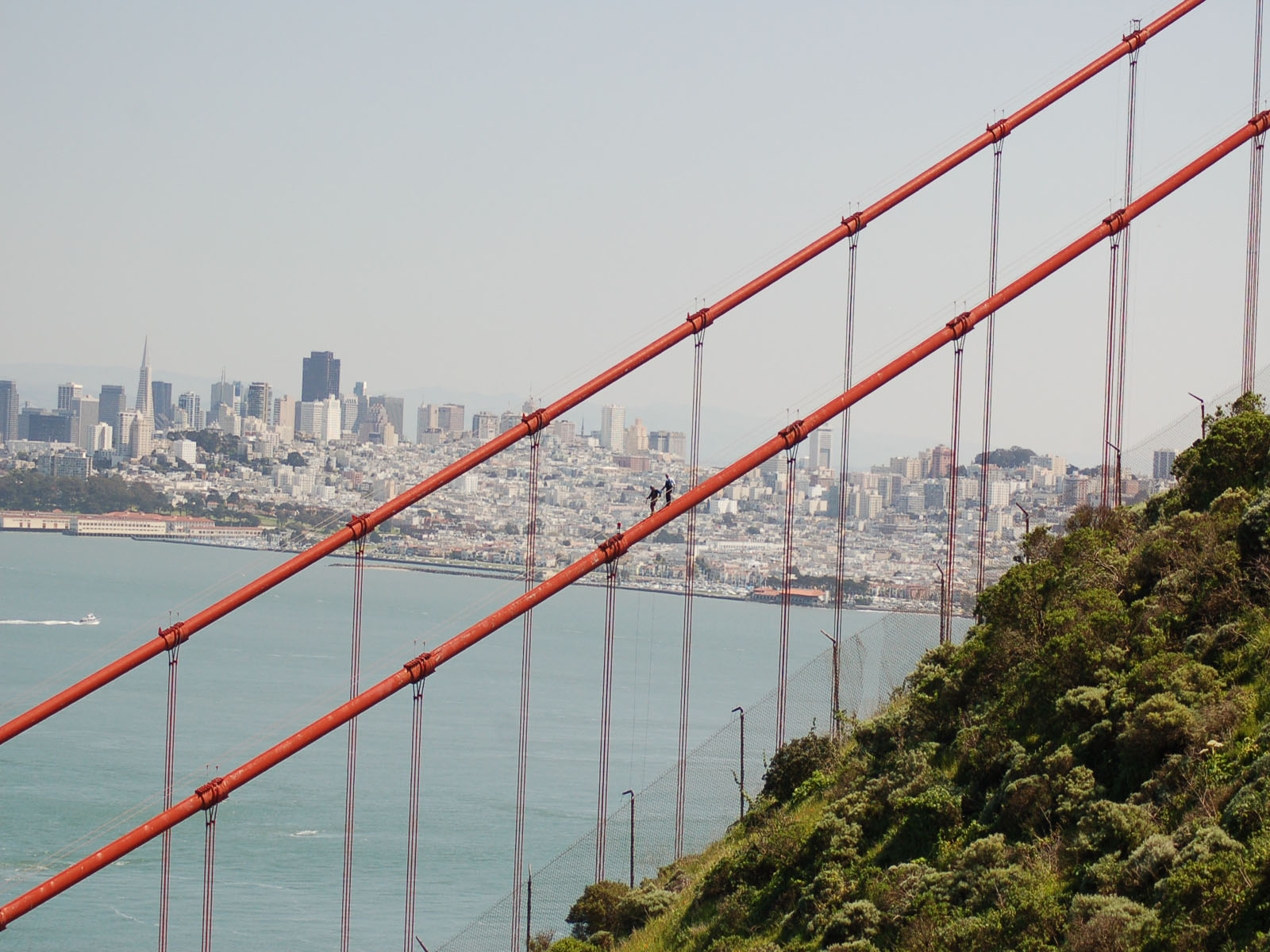 Wallpapers Constructions and architecture Bridges - Aqueduct petits hommes sur le Golden Gate