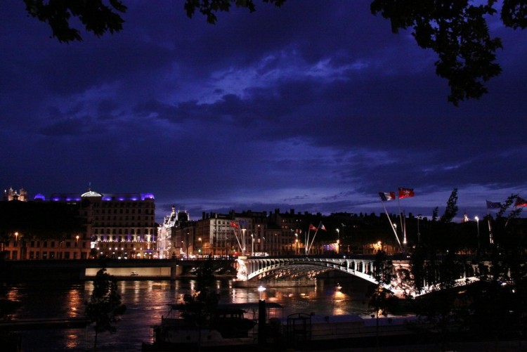 Wallpapers Constructions and architecture Bridges - Aqueduct un ciel bien menaant