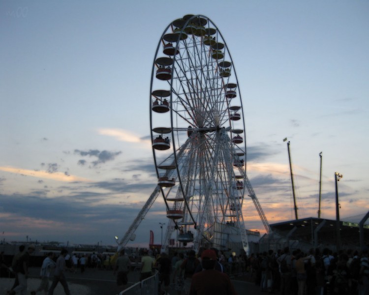 Fonds d'cran Constructions et architecture Parcs d'attractions > Divers La Grande Roue