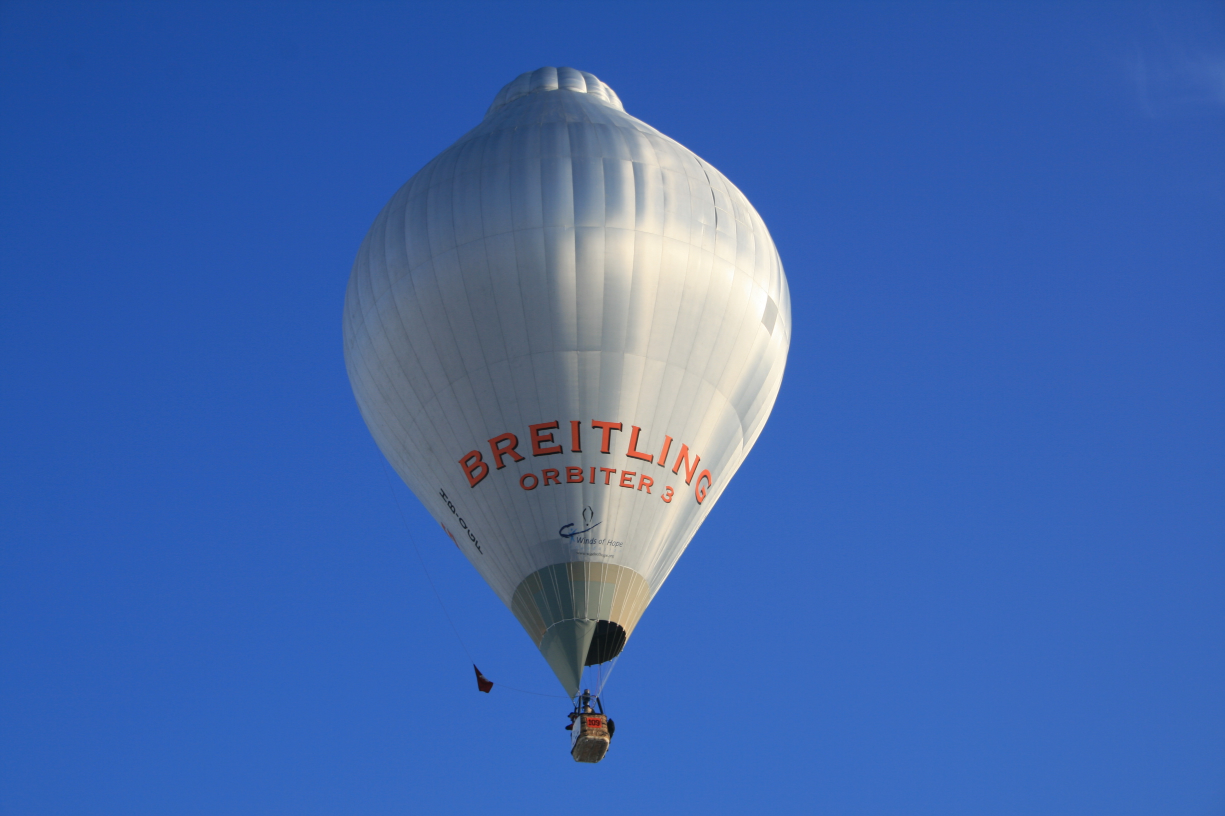 Fonds d'cran Avions Montgolfières - Dirigeables 