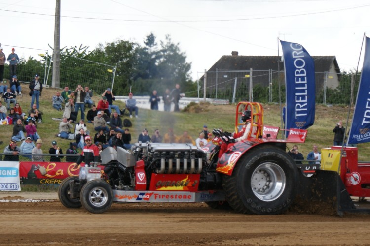 Wallpapers Sports - Leisures Tracteur Pulling Wallpaper N239380