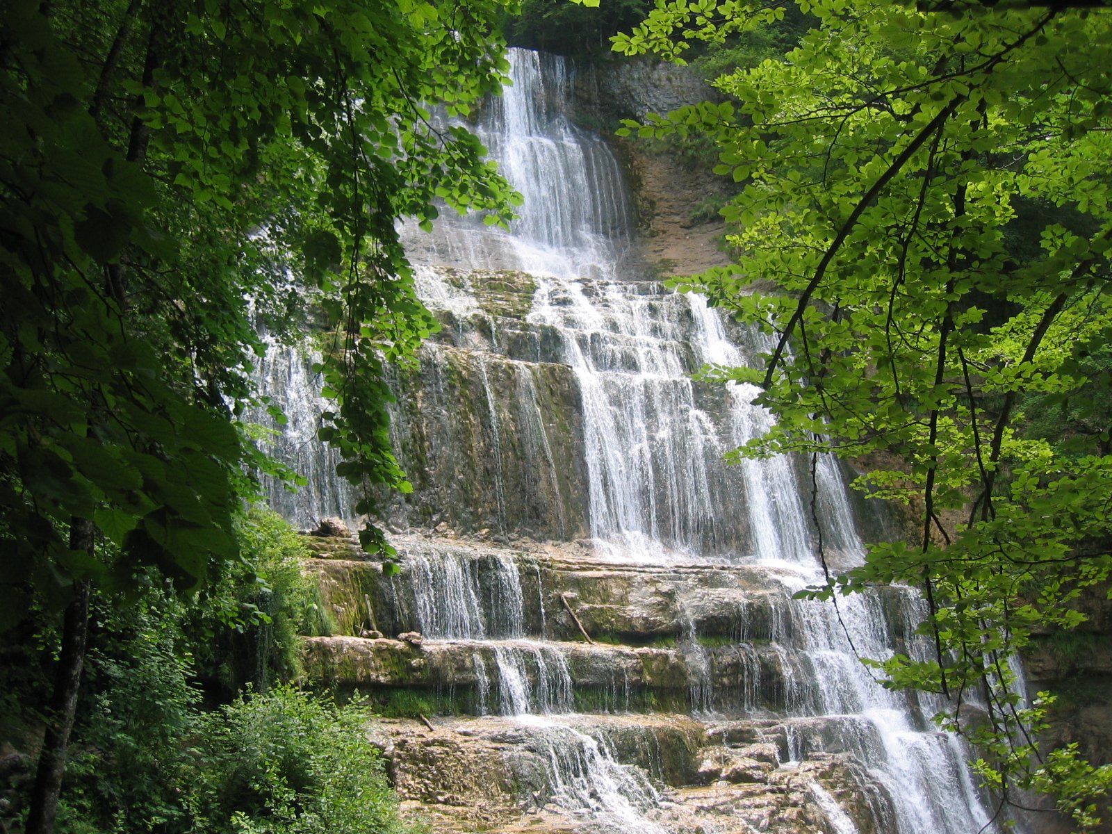 Wallpapers Nature Waterfalls cascades du Hérison (cascade dite de l'Evantail très impressionnante)