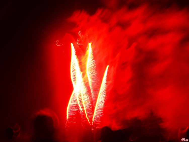 Fonds d'cran Hommes - Evnements Feux d'Artifice All Red