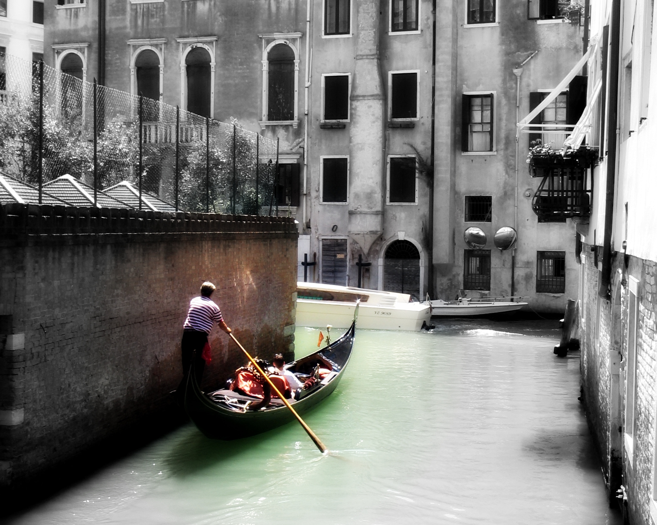 Wallpapers Boats Small Boats - Canoes Gondola!