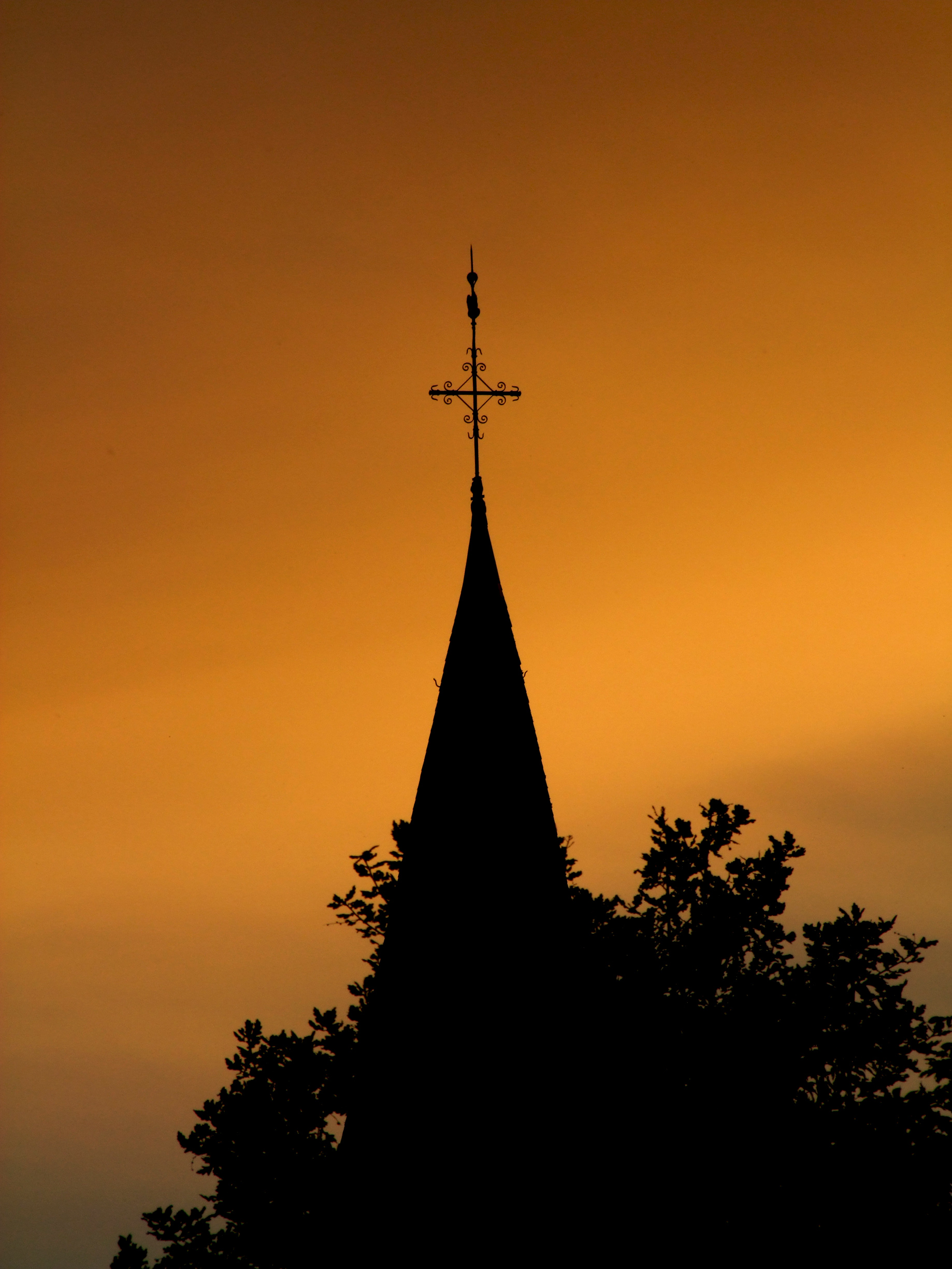 Fonds d'cran Constructions et architecture Maisons glise  la lumire du soir