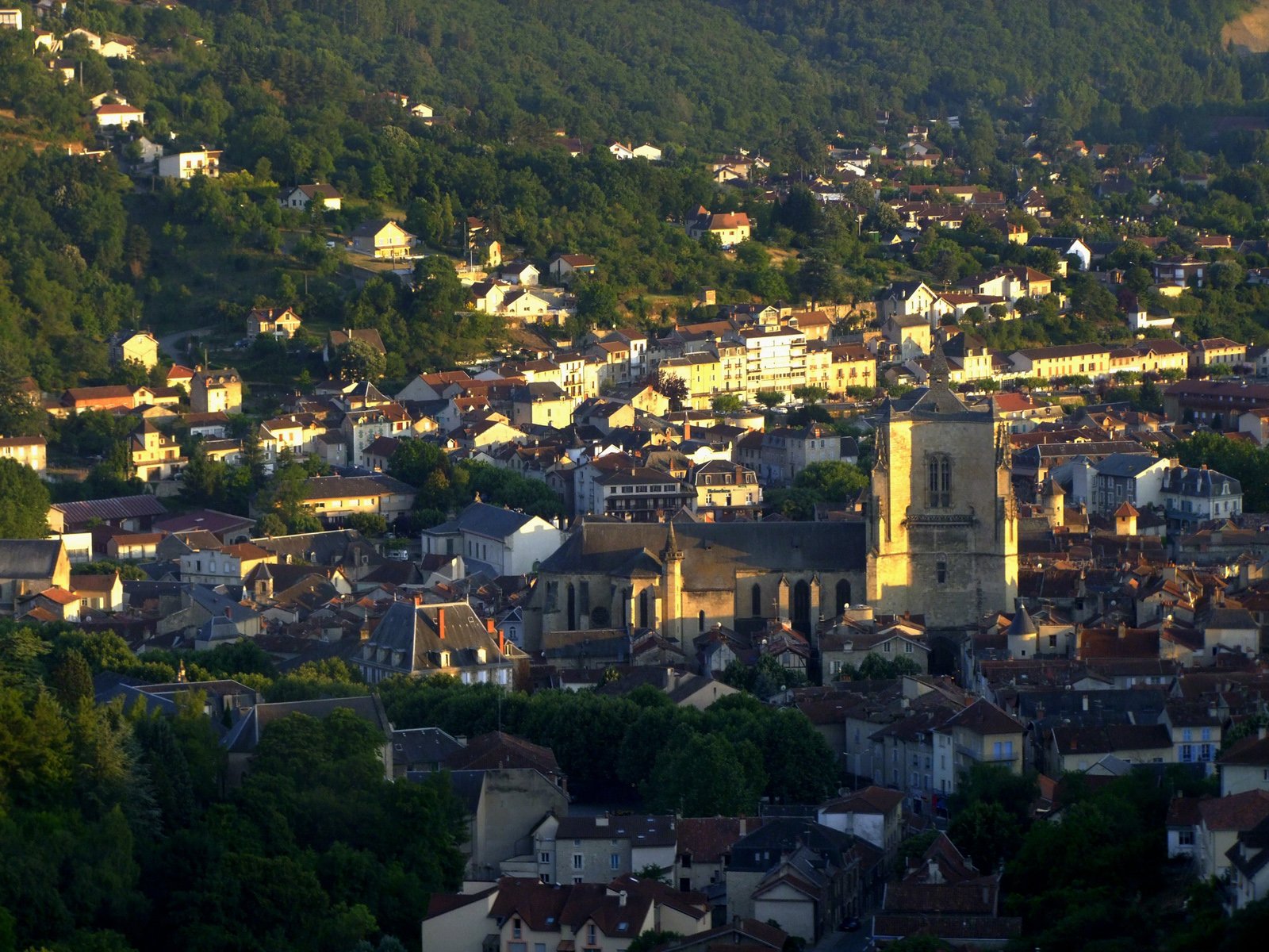 Fonds d'cran Constructions et architecture Villes - Villages villefranche de rouergue (aveyron)