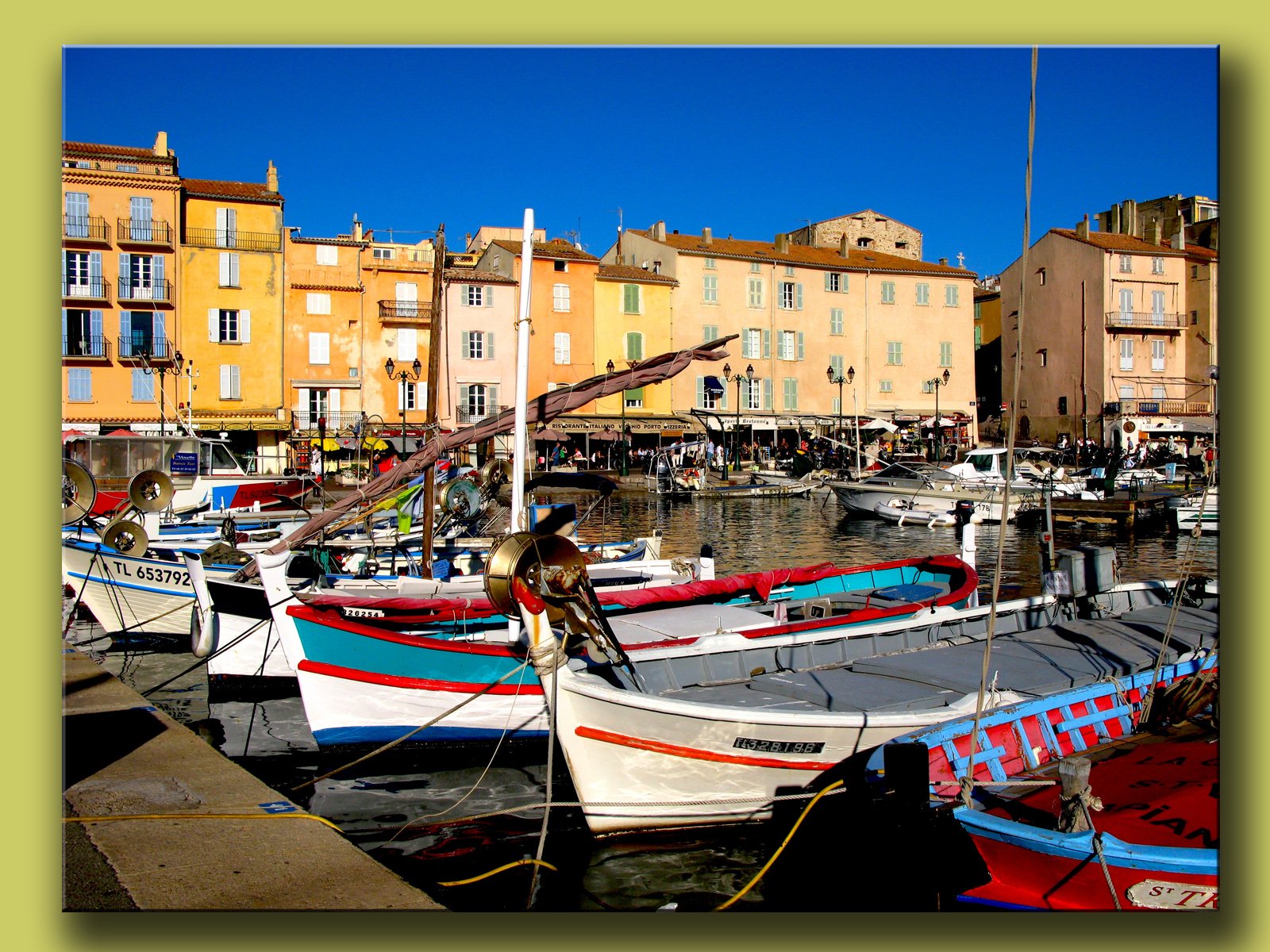 Fonds d'cran Voyages : Europe France > Provence-Alpes-Cte d'Azur Saint Tropez