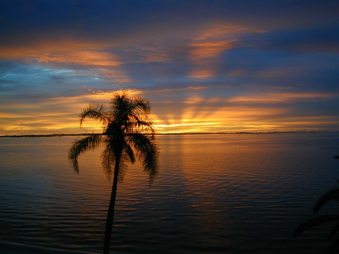 Fonds d'cran Nature Mers - Ocans - Plages Coucher de soleil d't