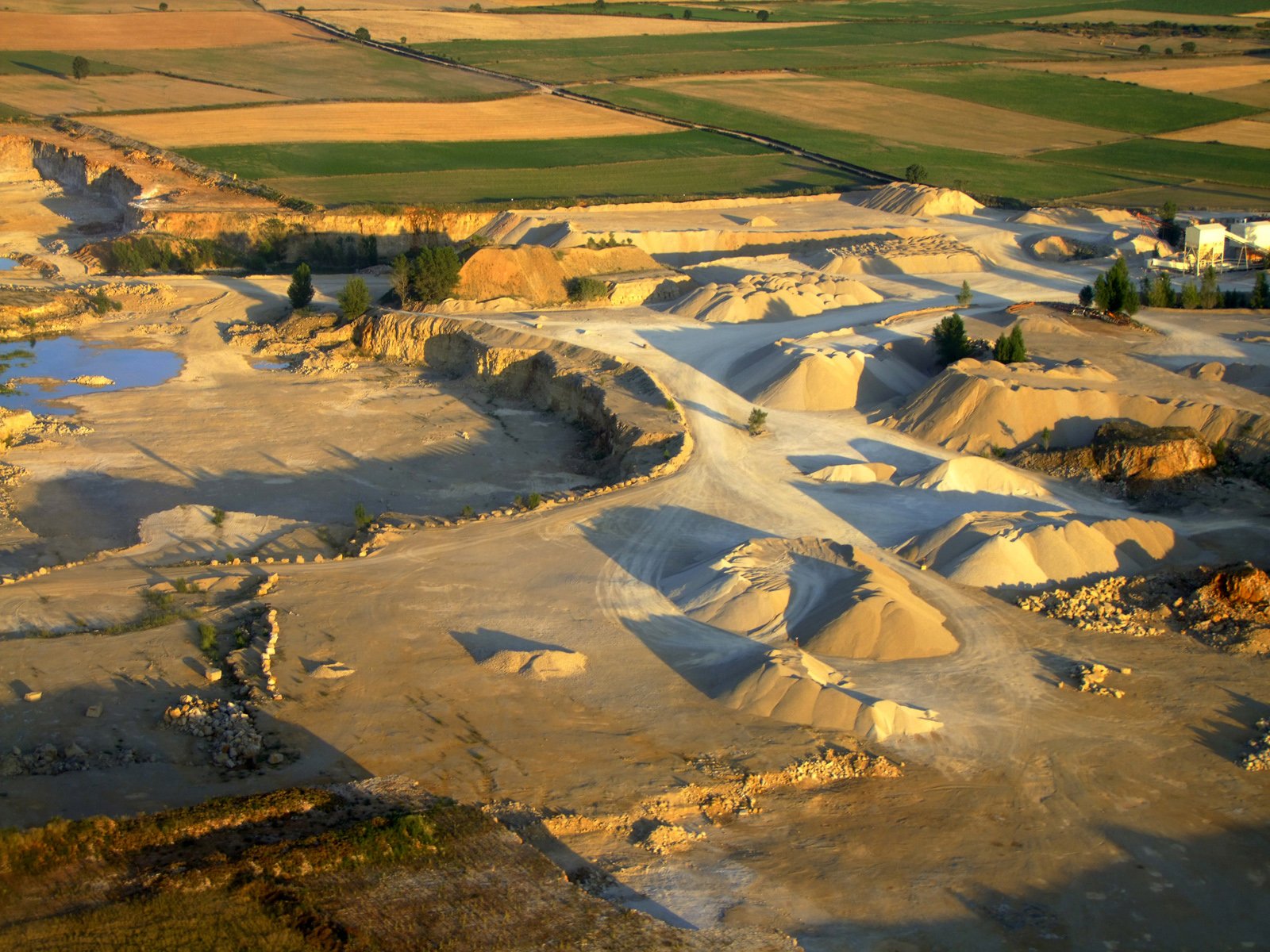 Fonds d'cran Constructions et architecture Chantiers carriere vue du ciel