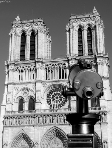 Fonds d'cran Constructions et architecture Edifices Religieux Vue sur Notre Dame de Paris