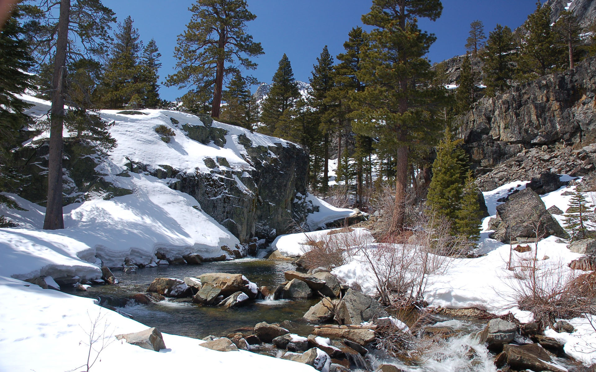 Fonds d'cran Nature Montagnes fonte des neiges