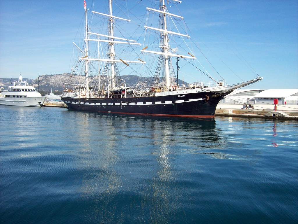 Fonds d'cran Bateaux Voiliers le belem a la seyne sur mer