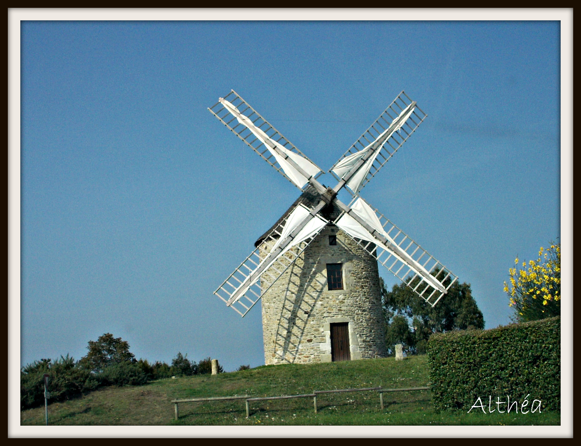 Fonds d'cran Constructions et architecture Moulins - Eoliennes le moulin de lancieux ( bretagne )