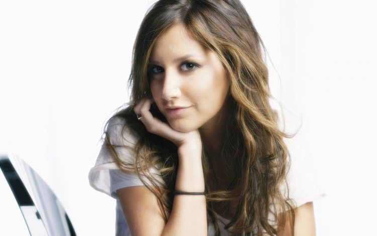 Fonds d'cran Clbrits Femme Ashley Tisdale Ashley Tisdale 