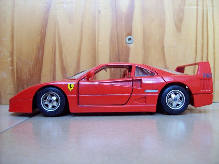 Fonds d'cran Objets Loisirs - Jeux ferrari f40