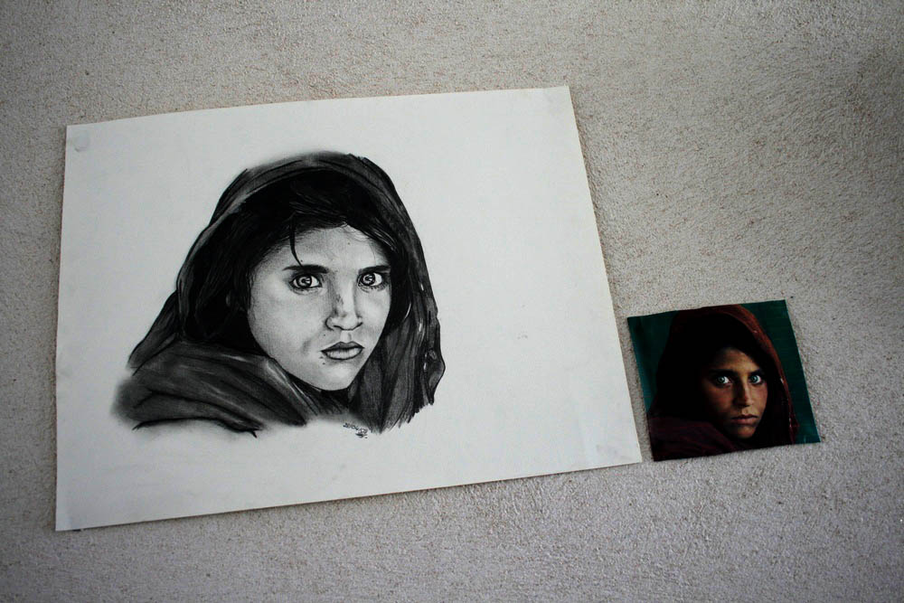 Fonds d'cran Art - Crayon Portraits Afghan Girl'