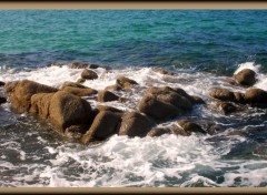 Fonds d'cran Nature clapotis sur rochers