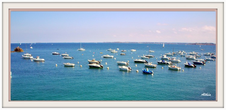 Fonds d'cran Nature Mers - Ocans - Plages bateaux  ancrs sur mer calme