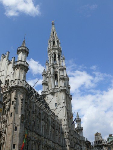 Fonds d'cran Constructions et architecture Edifices Le beffroi de la mairie de Bruxelles