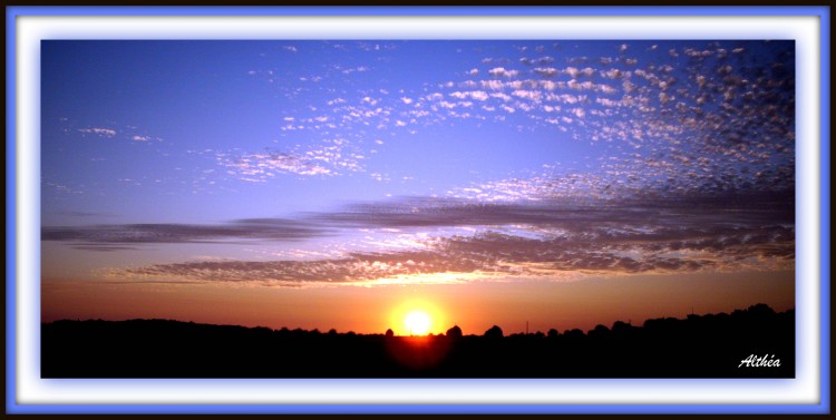 Fonds d'cran Nature Couchers et levers de Soleil coucher de soleil  en pleine campagne