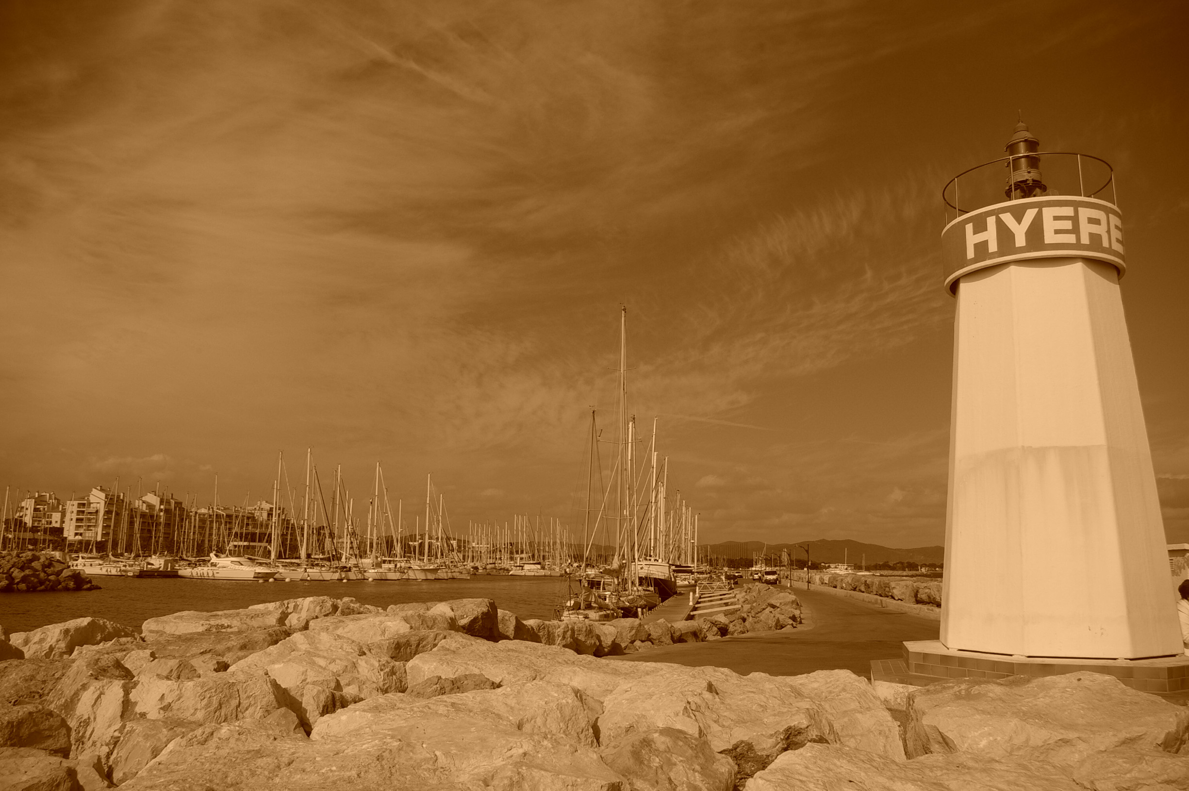 Fonds d'cran Constructions et architecture Ports - Quais Port d'Hyres (Var)