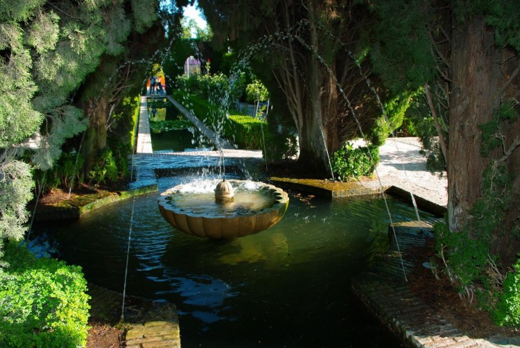 Fonds d'cran Voyages : Europe Espagne Grenade - Alhambra (Jardins du Palais d't)