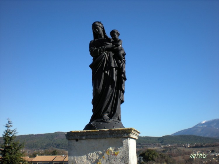 Wallpapers Trips : Europ France > Provence-Alpes-Cte d'Azur La vierge noir (Vaison la Romaine)