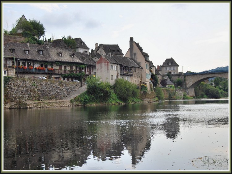 Fonds d'cran Nature Fleuves - Rivires - Torrents La Dordogne  Argentat (19)